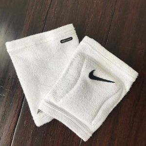 White Nike Kneepads